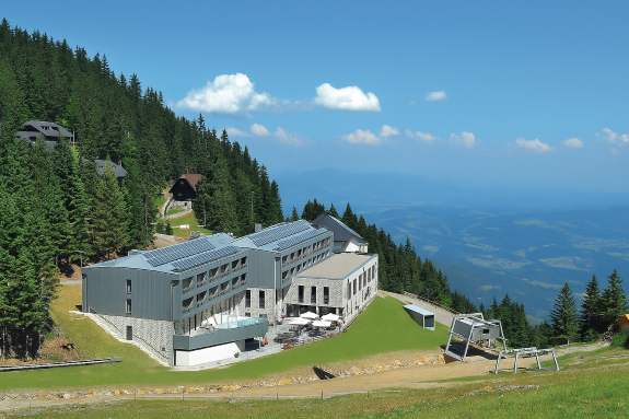 Wellness Hotel Montis is now open every day!