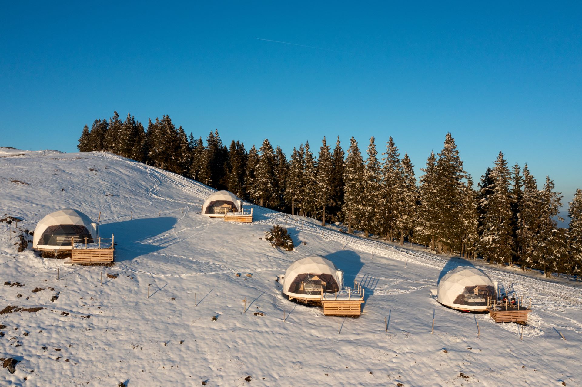 STAR HUNTING IN THE GLAMPING DOMES AT GOLTE